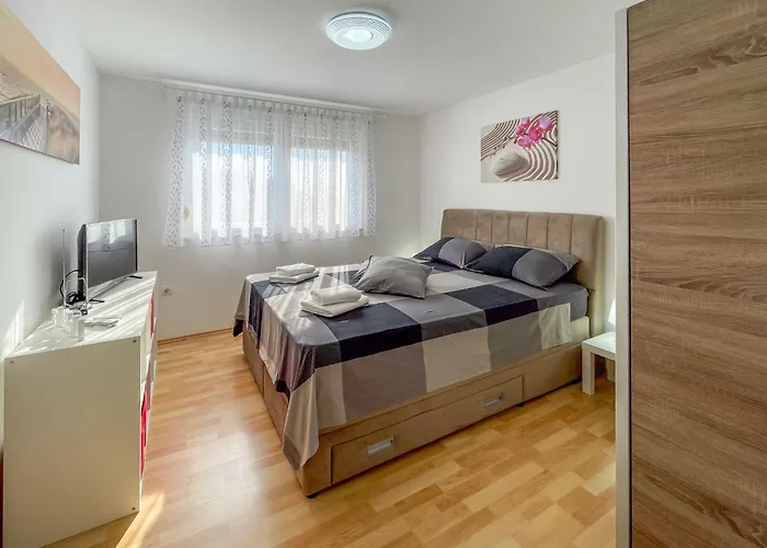 Dani By Interhome * Pula