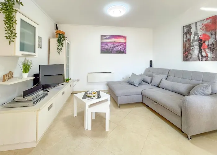 Dani By Interhome * Pula